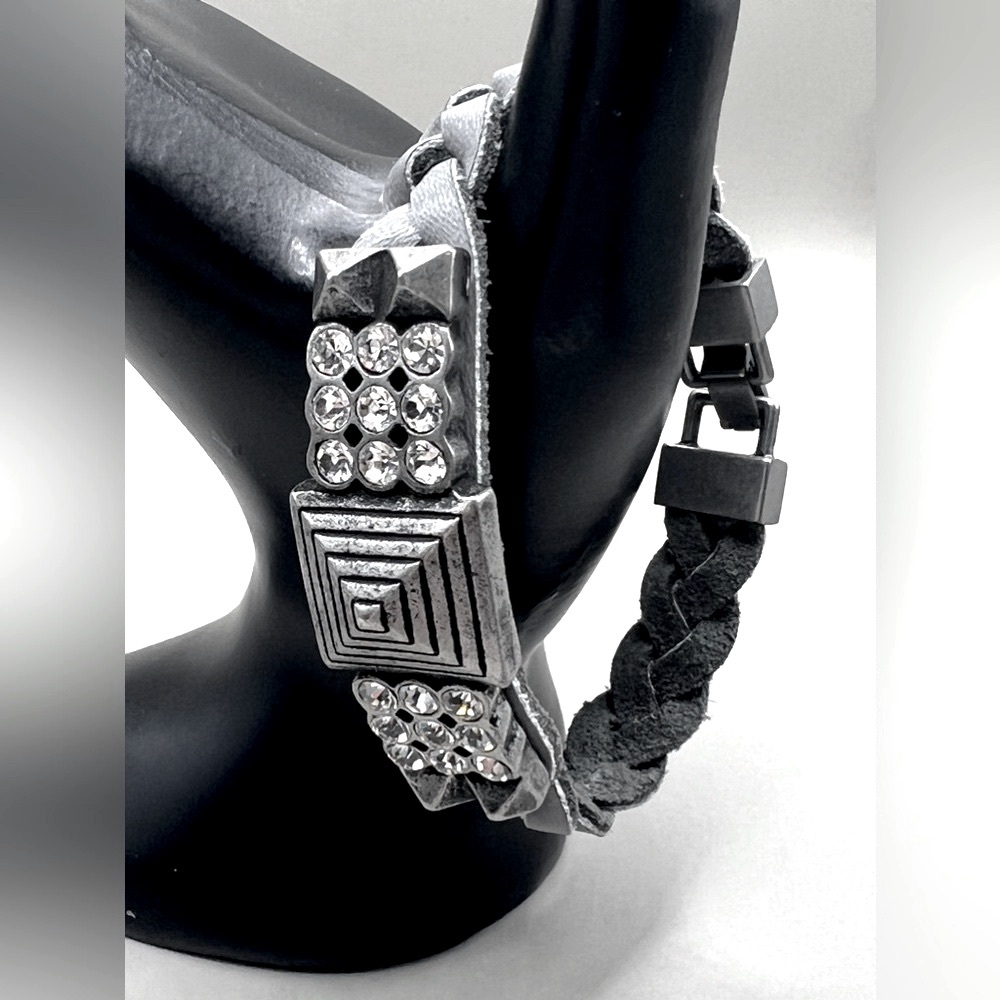 NWT Lia sophia “Confidant" bracelet, gray 8” braided leather w/ cut crystals